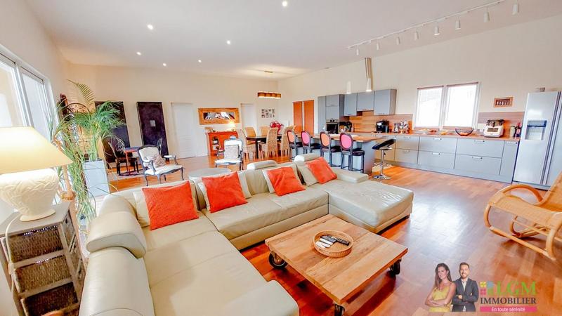 Villa - 384 m² - 7 pièces