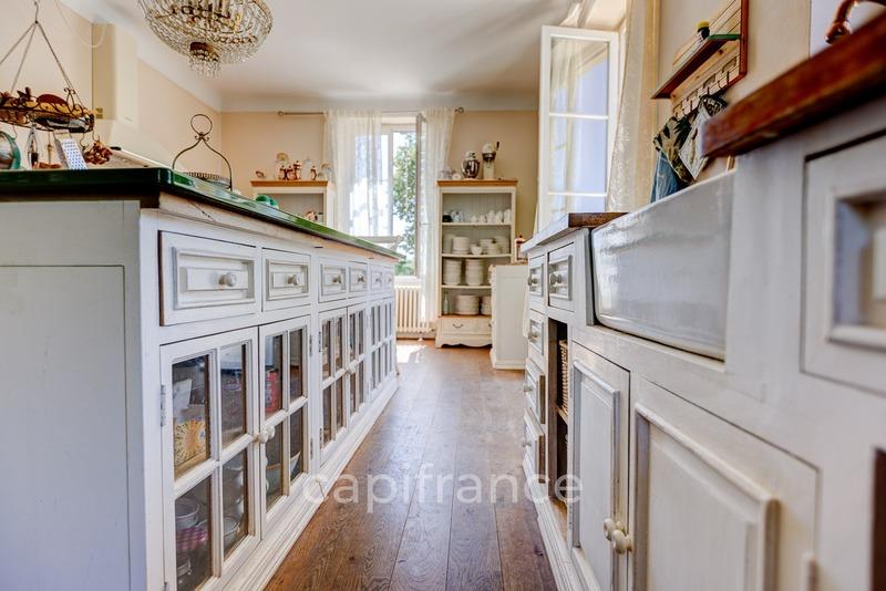 Demeure - 800 m² - 15 pièces