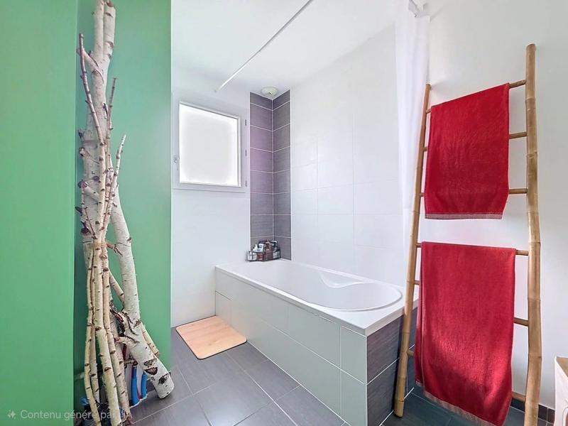 Maison - 90 m² - 4 pièces