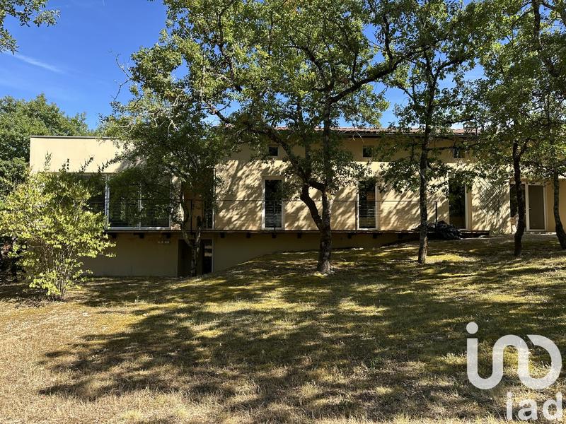 Maison - 320 m² - 8 pièces