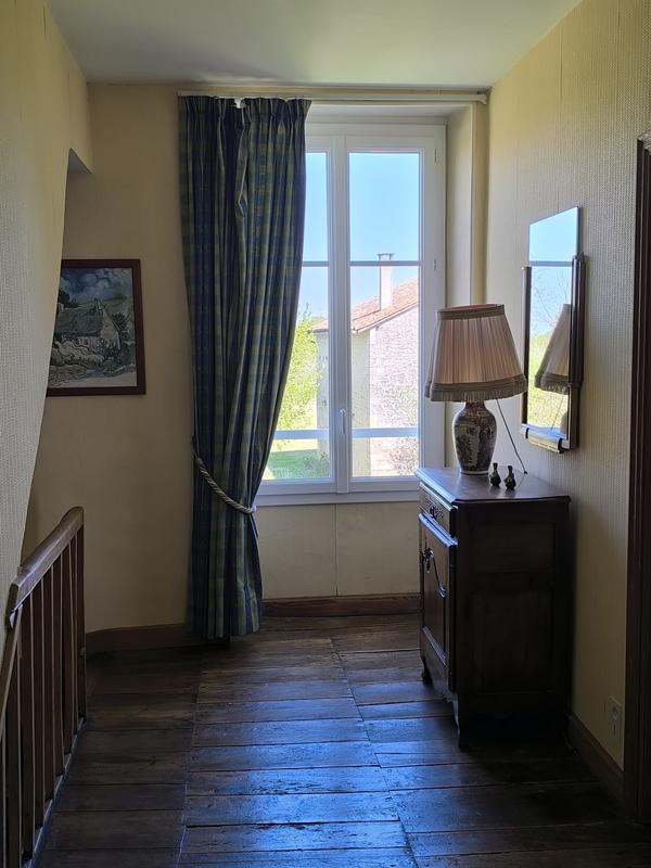 Maison - 201 m² - 7 pièces