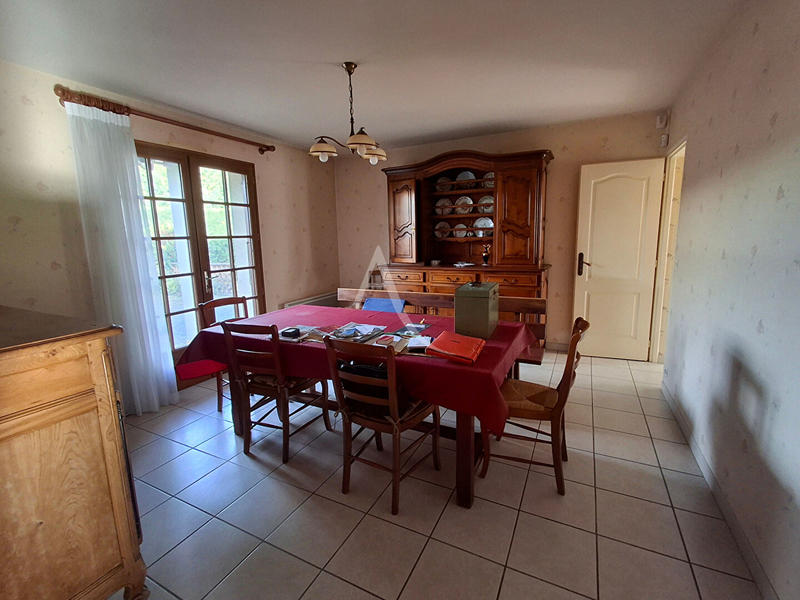 Maison - 191 m² - 8 pièces