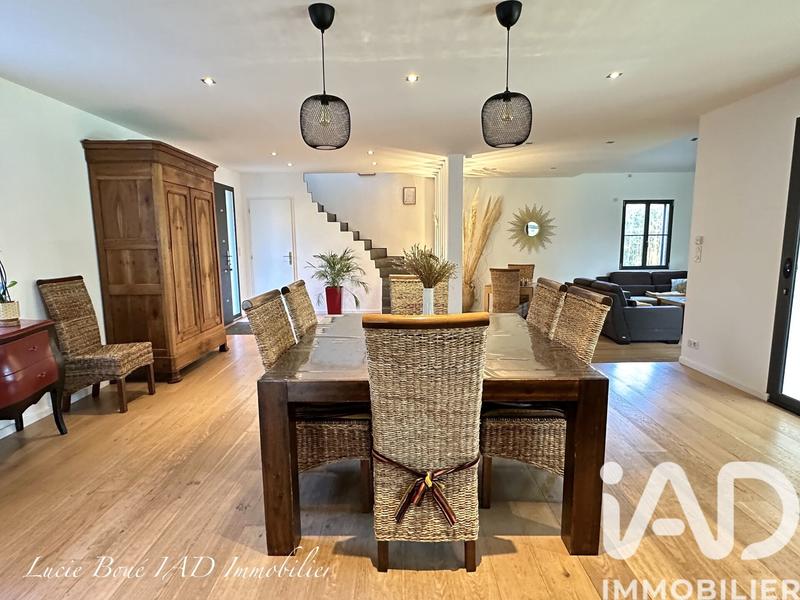 Maison de maîtres - 270 m² - 10 pièces