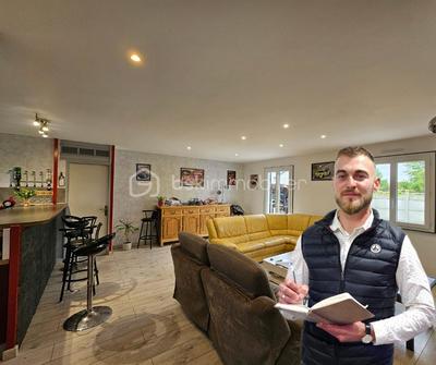 Maison traditionnelle - 105 m² - 5 pièces