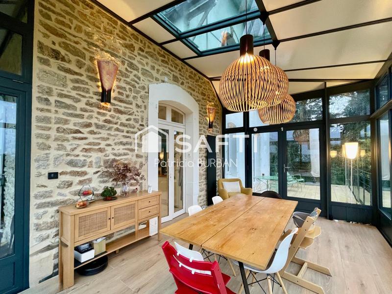 Maison - 184 m² - 7 pièces