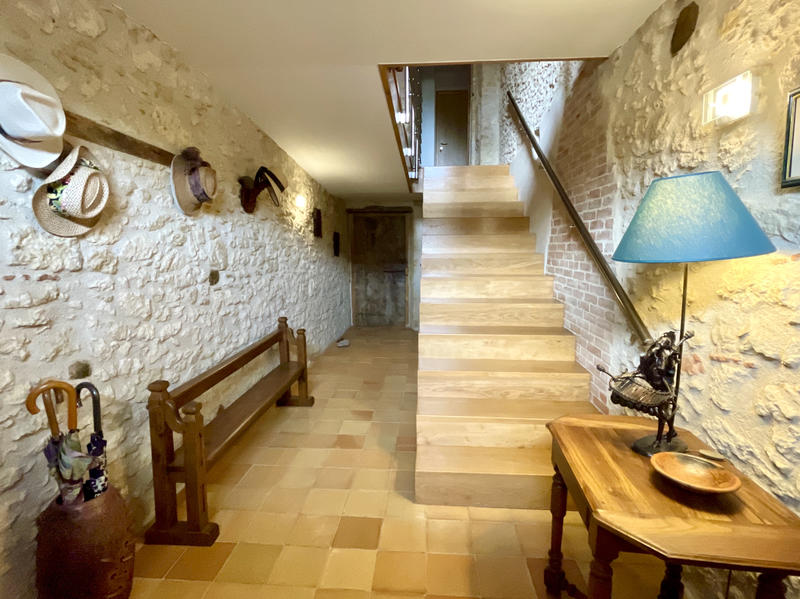 Maison - 417 m² - 8 pièces