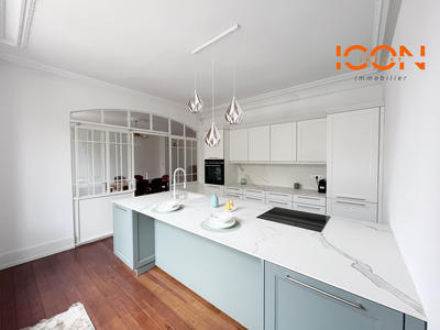 Maison - 217 m² - 8 pièces