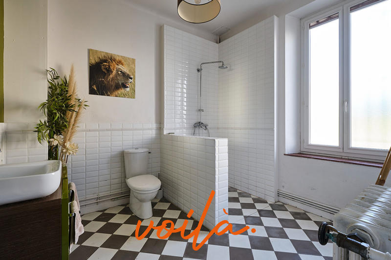 Maison - 219 m² - 7 pièces