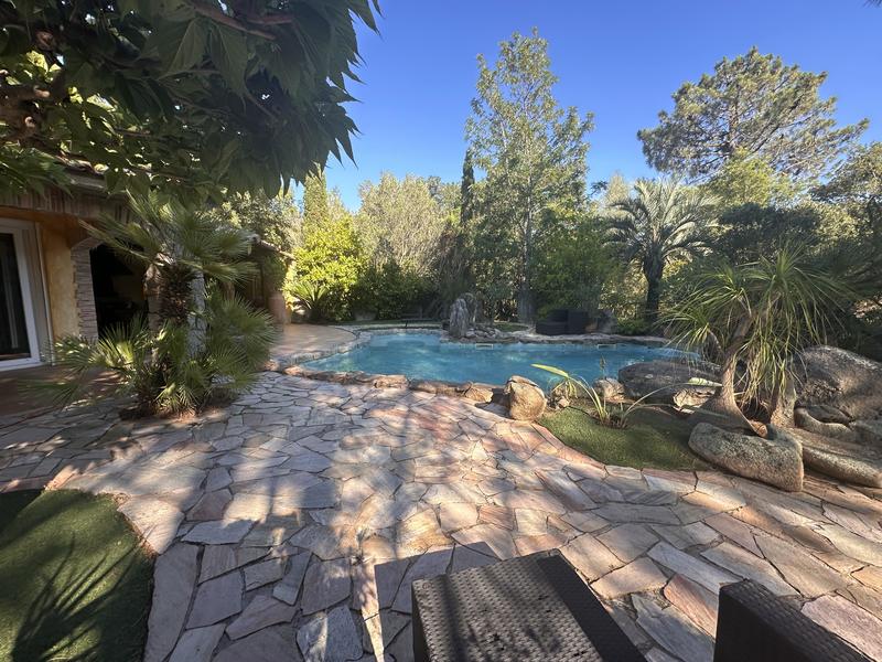 Villa - 127 m² - 10 pièces