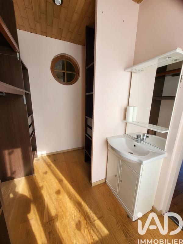 Maison - 260 m² - 8 pièces