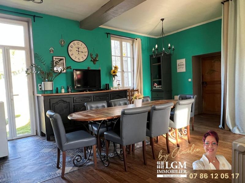 Maison - 230 m² - 6 pièces