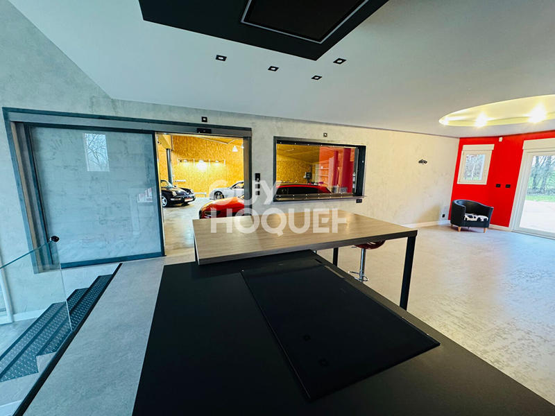 Maison - 320 m² - 6 pièces