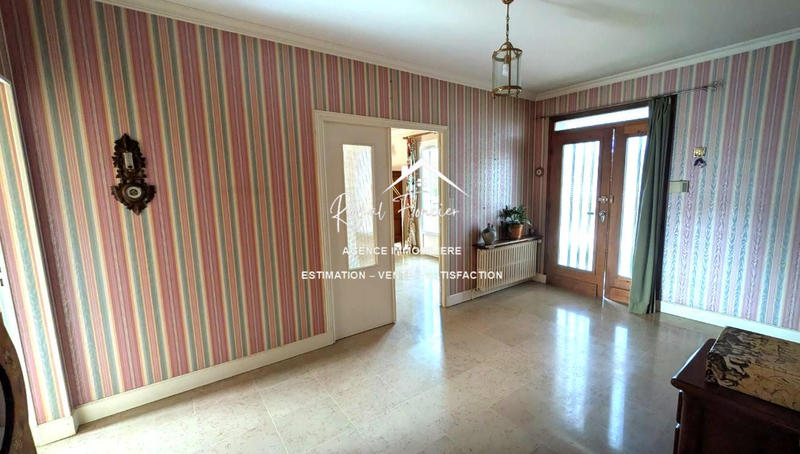 Maison - 317 m² - 10 pièces