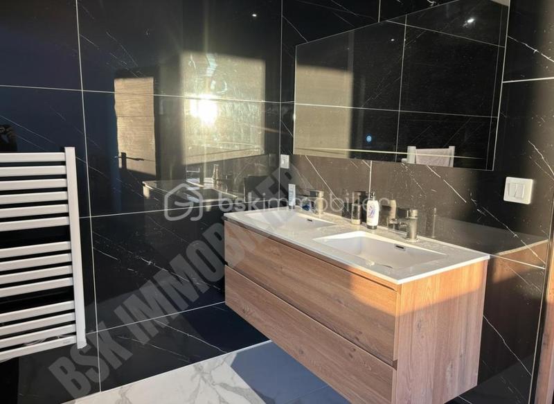 Maison - 122 m² - 4 pièces