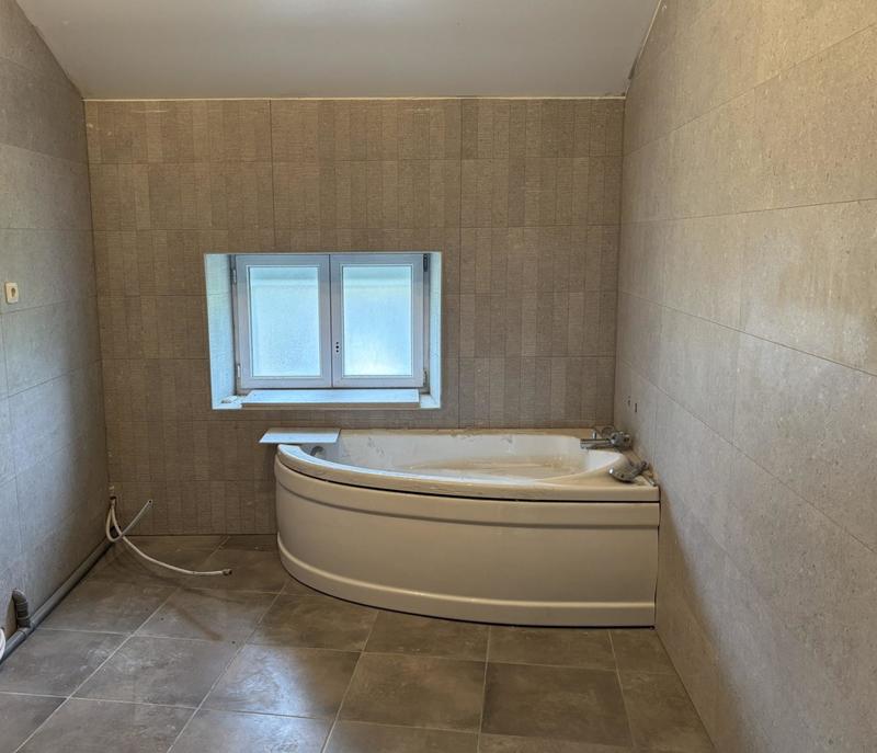 Maison traditionnelle - 335 m² - 9 pièces