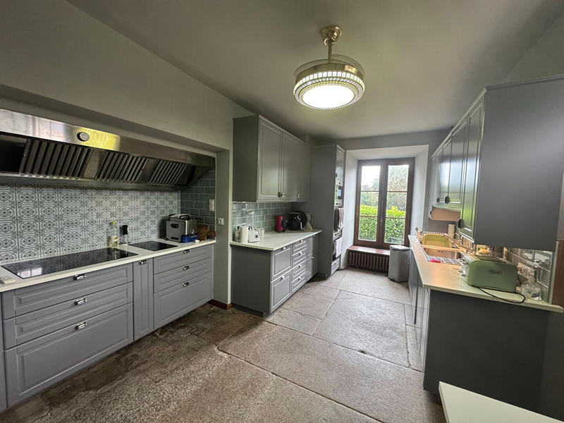 Château - 671 m² - 15 pièces