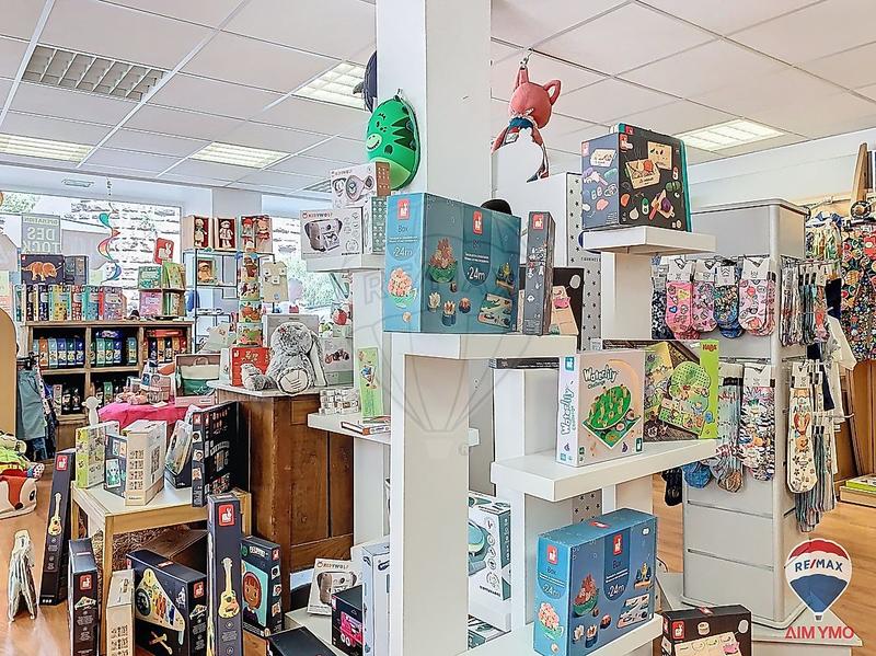 Magasins - 100 m² - 4 pièces