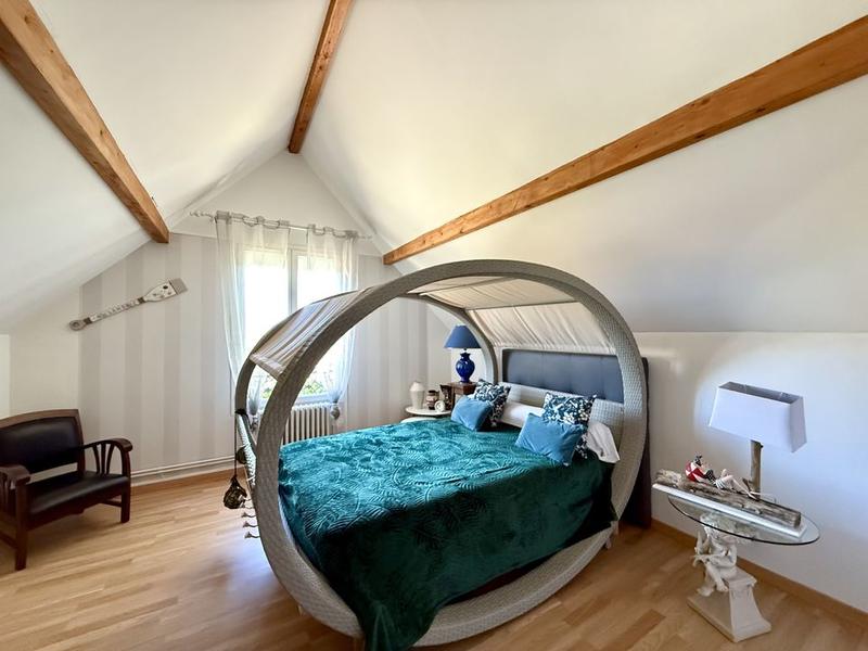 Maison - 184 m² - 7 pièces