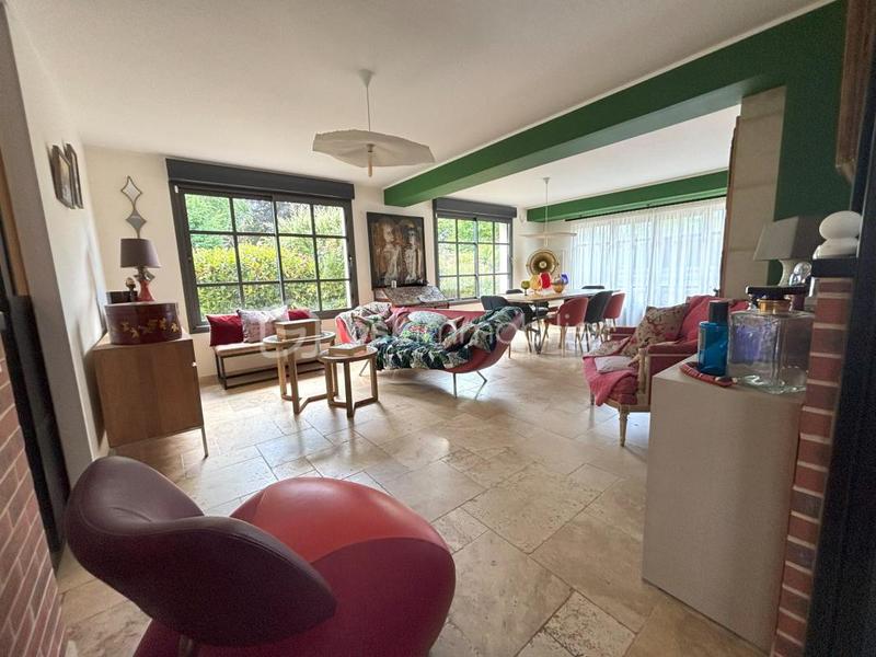 Maison traditionnelle - 200 m² - 6 pièces