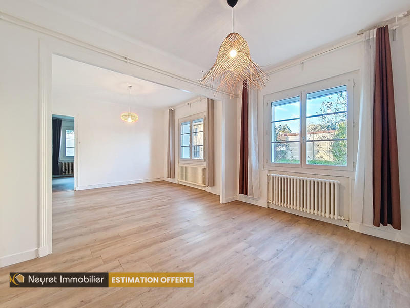 Maison de village - 125 m² - 8 pièces