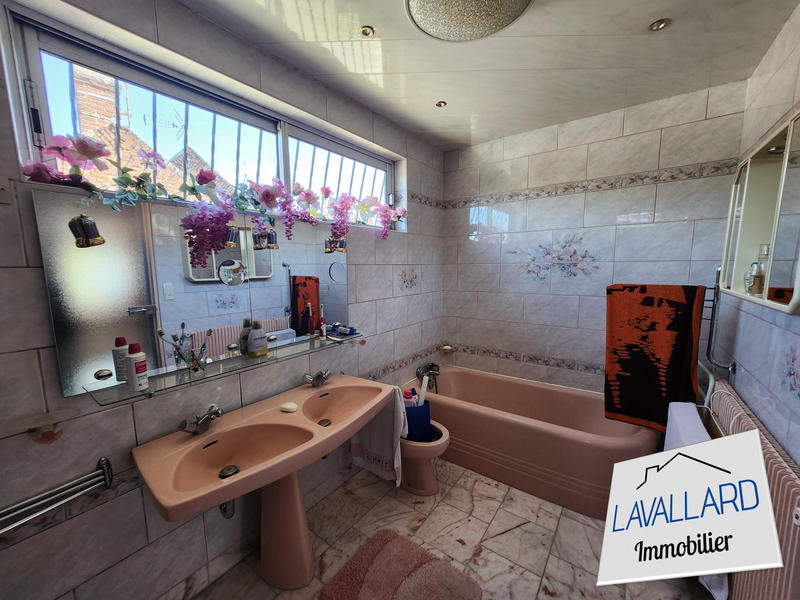 Maison traditionnelle - 165 m² - 6 pièces