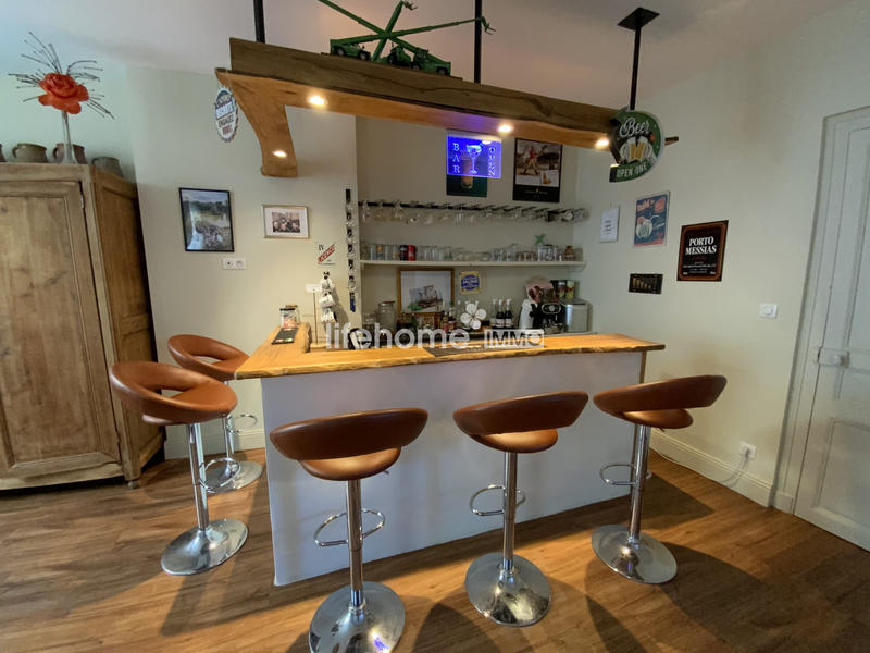 Maison - 320 m² - 7 pièces