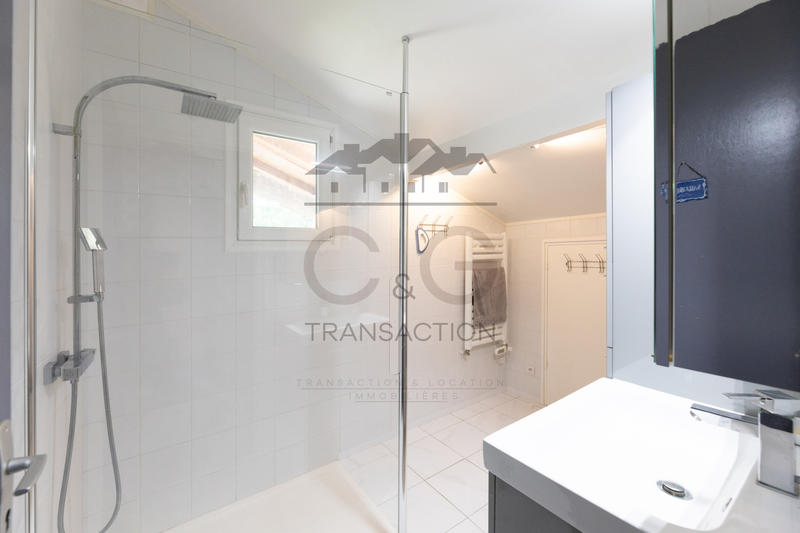 Maison - 159 m² - 6 pièces