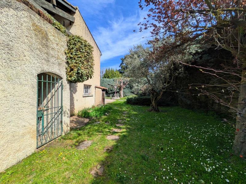 Maison - 232 m² - 7 pièces