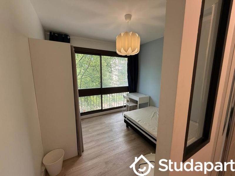 Chambre - 11 m² - 1 pièce