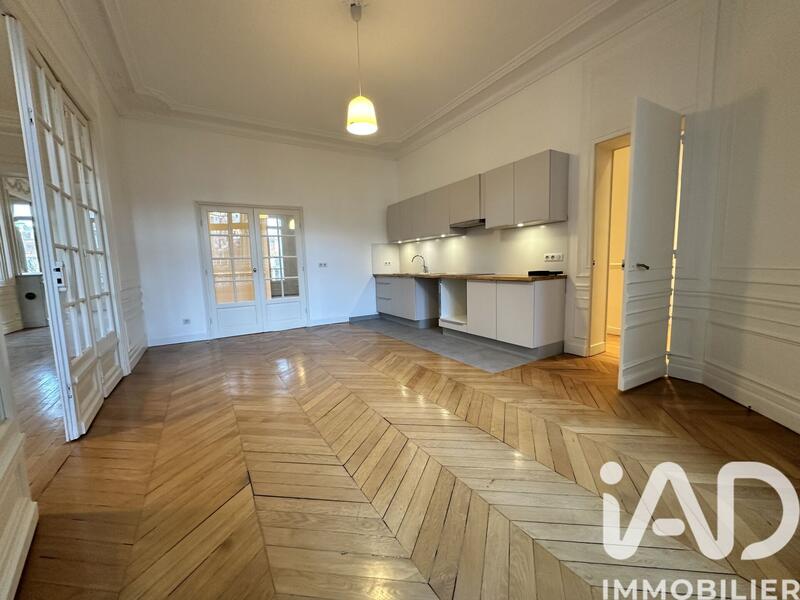 Appartement - 191 m² - 6 pièces