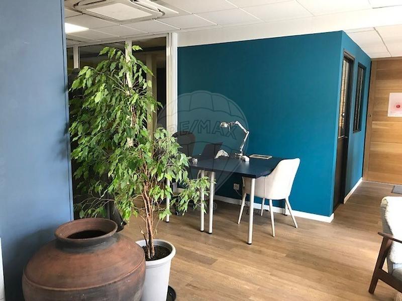 Local commercial - 260 m² - 10 pièces