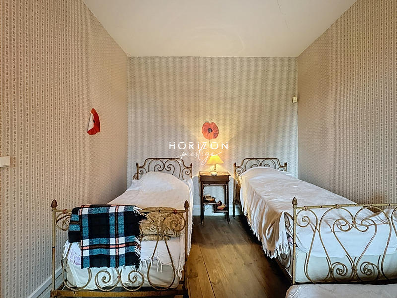 Maison ancienne - 223 m² - 10 pièces