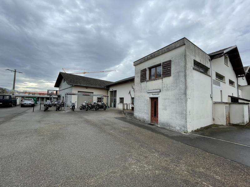 Local commercial - 1 260 m²