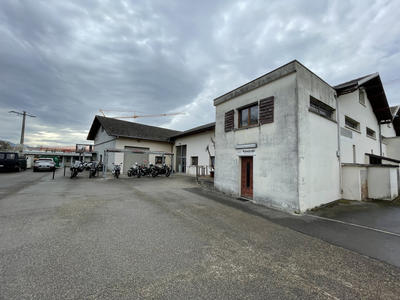 Local commercial - 1 260 m²