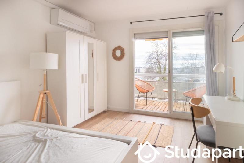 Chambre - 9 m² - 1 pièce