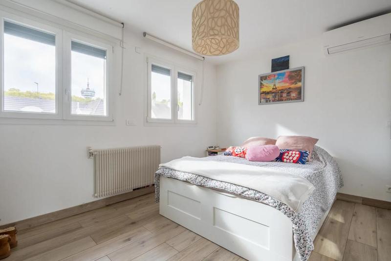 Maison - 196 m² - 8 pièces