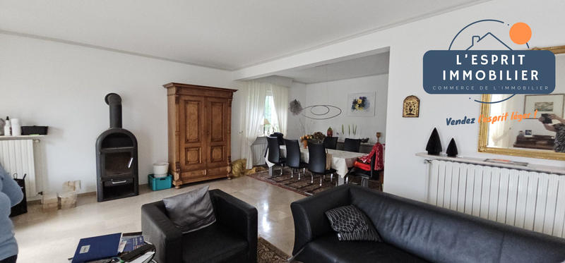 Maison - 223 m² - 7 pièces