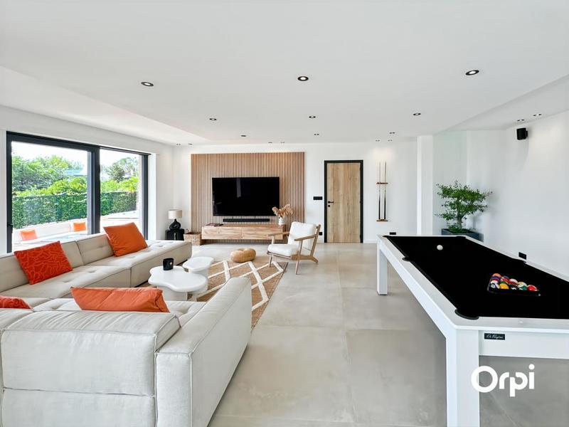 Villa - 242 m² - 5 pièces