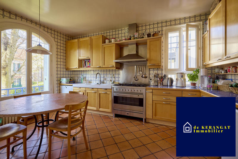 Maison - 262 m² - 9 pièces