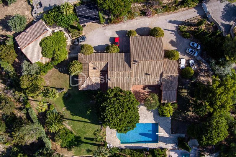 Propriété - 350 m² - 11 pièces