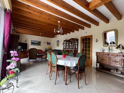 Maison - 174 m² - 6 pièces