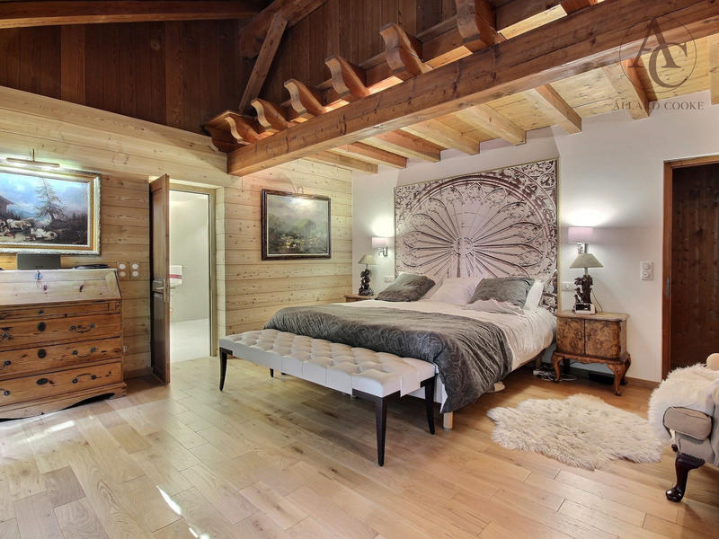 Châlet - 585 m² - 11 pièces