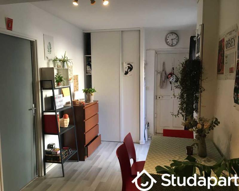 Chambre - 90 m² - 1 pièce