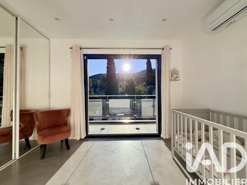 Maison - 177 m² - 6 pièces