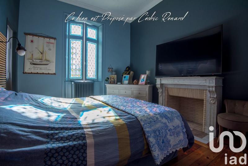 Maison - 225 m² - 10 pièces