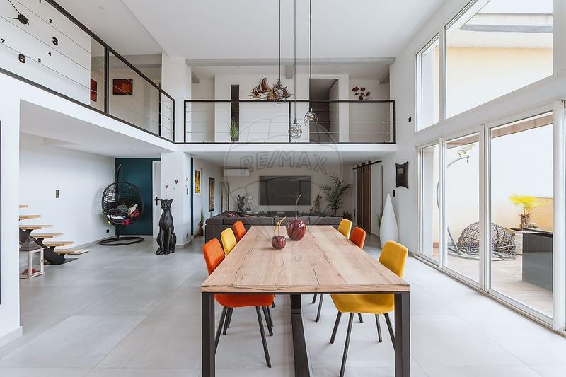 Appartement - 171 m² - 6 pièces