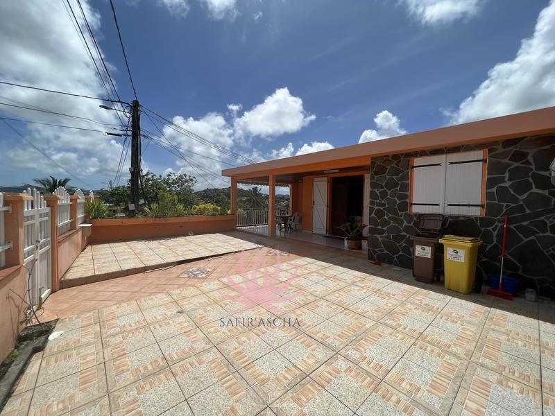 Maison - 177 m² - 5 pièces