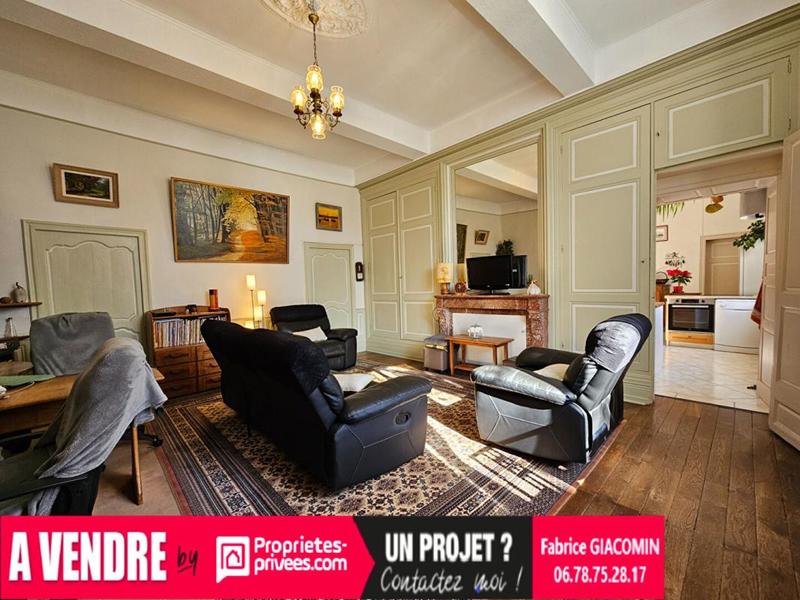 Propriété - 270 m² - 10 pièces