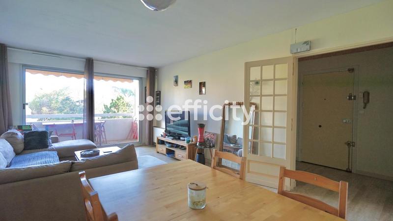 Appartement - 80 m² - 3 pièces