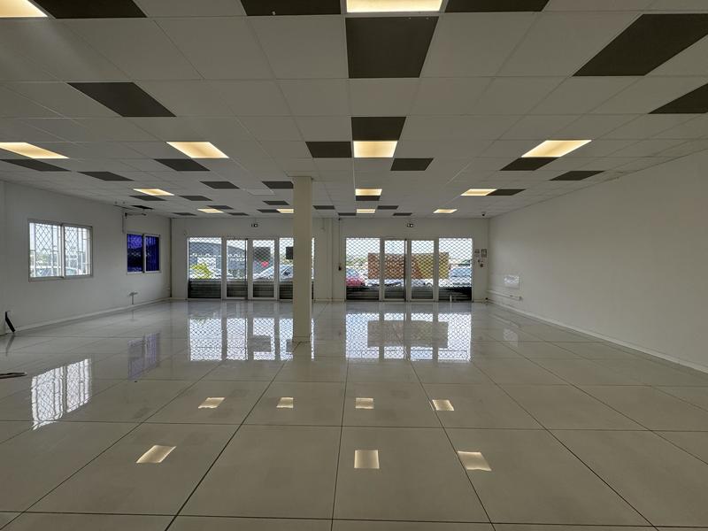 Local commercial - 270 m² - 5 pièces